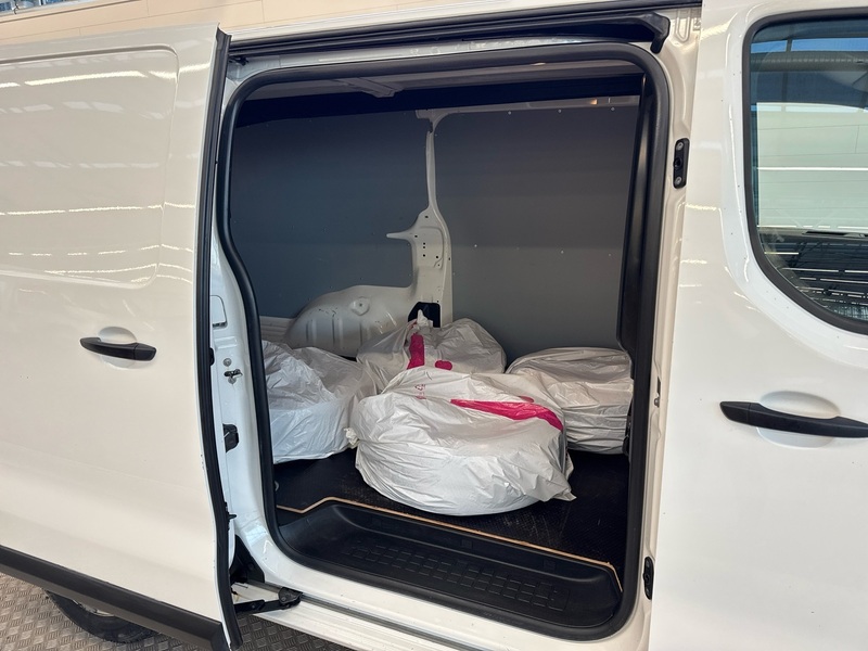 Opel Vivaro vaihtoauto