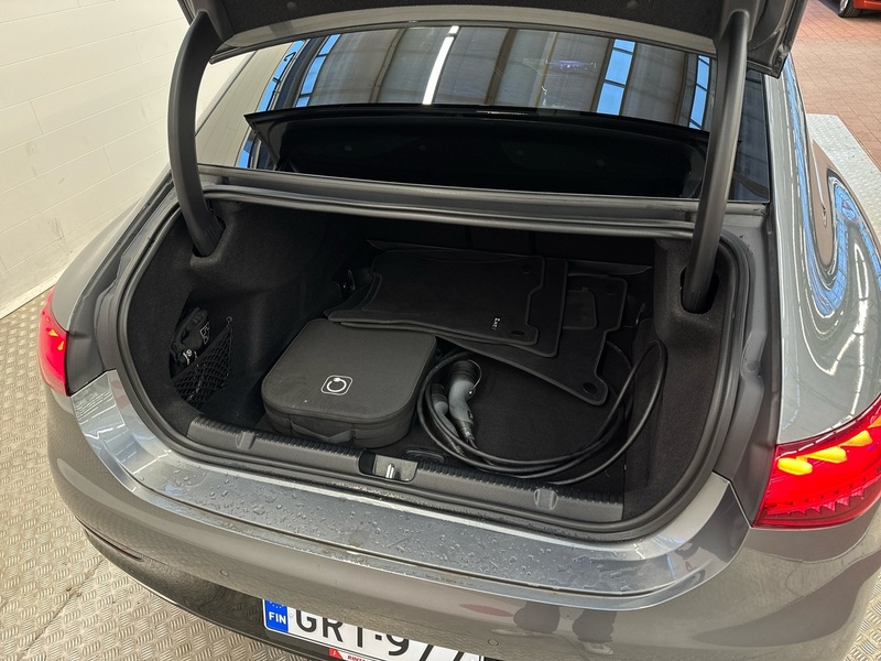 Mercedes-Benz EQE vaihtoauto