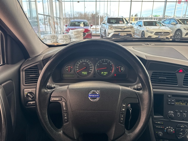 Volvo V70 vaihtoauto