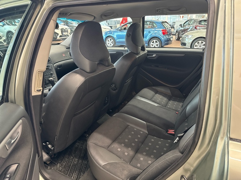 Volvo V70 vaihtoauto