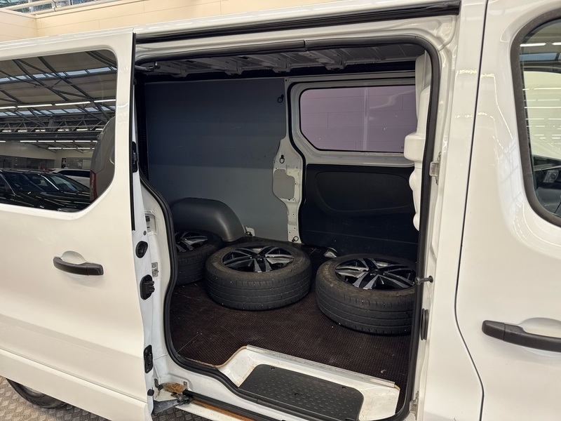 Opel Vivaro vaihtoauto