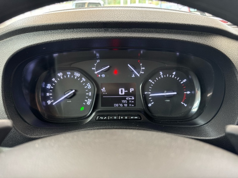 Opel Vivaro vaihtoauto