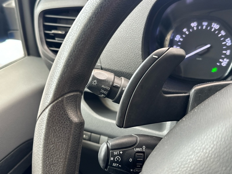 Opel Vivaro vaihtoauto