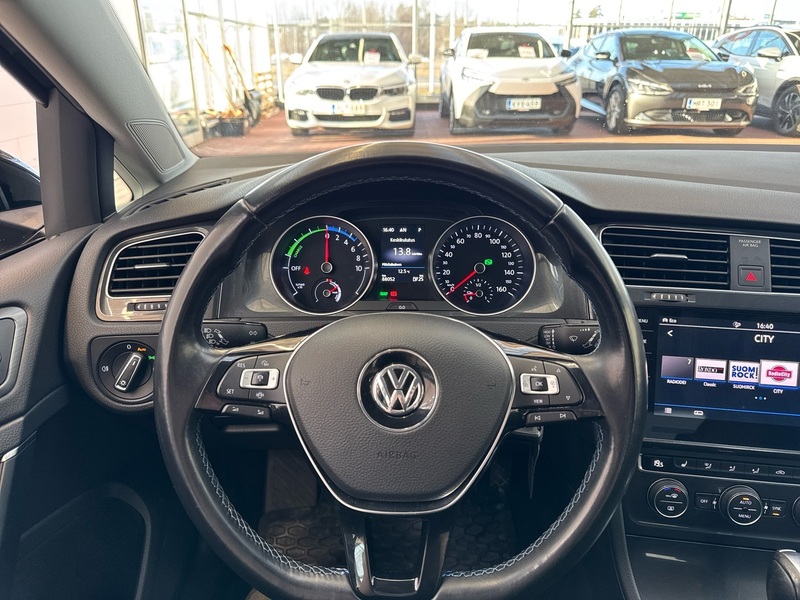 Volkswagen Golf vaihtoauto