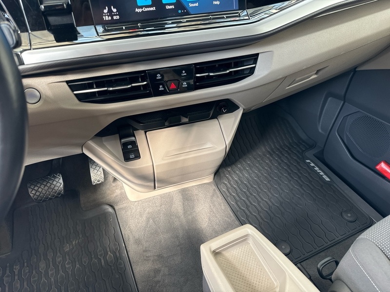 Volkswagen Multivan vaihtoauto