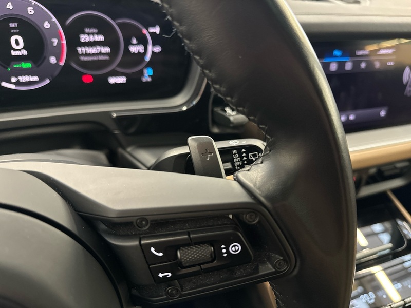 Porsche Cayenne vaihtoauto