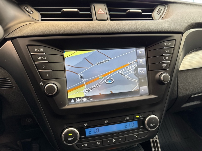 Toyota Avensis vaihtoauto