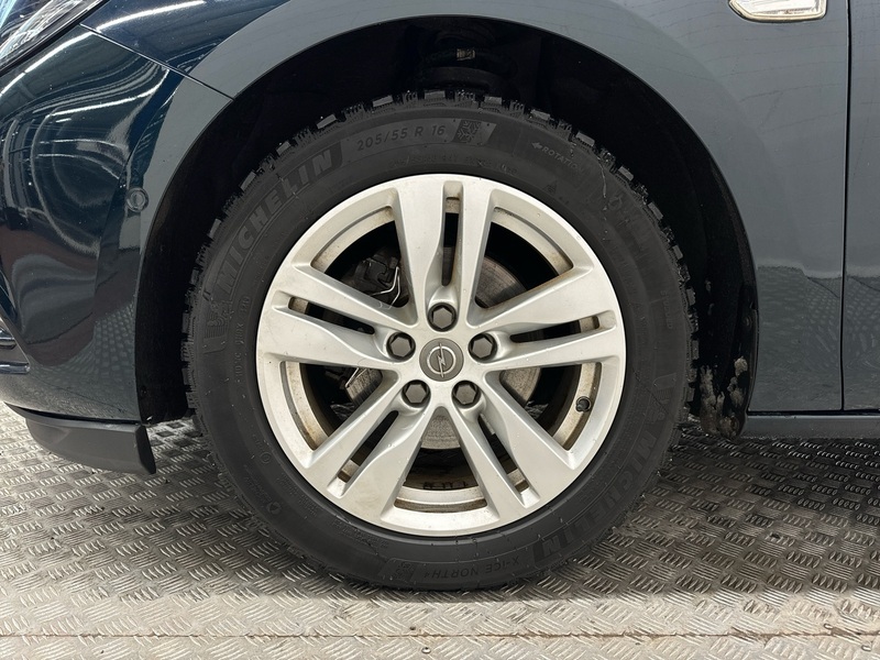 Opel Astra vaihtoauto