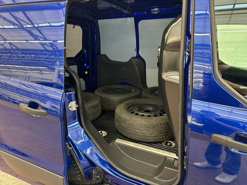 Ford Transit Connect vaihtoauto