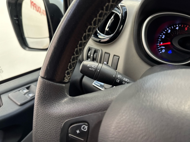 Nissan NV300 vaihtoauto