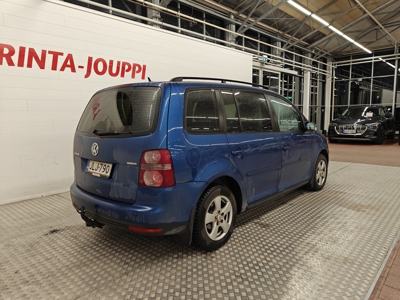 Volkswagen Touran vaihtoauto