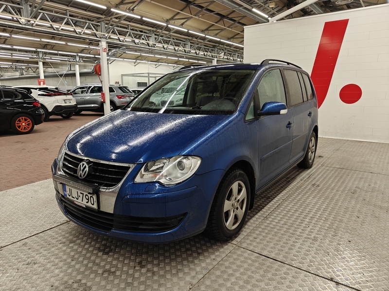 Volkswagen Touran vaihtoauto