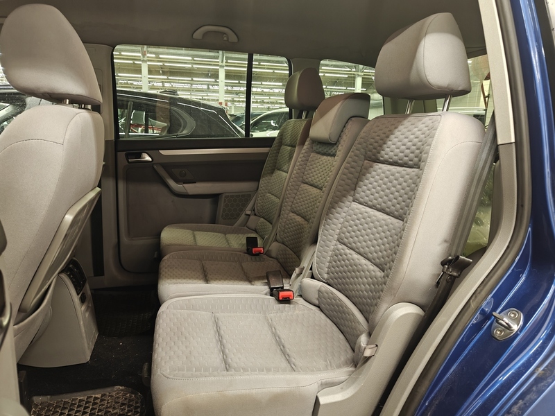 Volkswagen Touran vaihtoauto