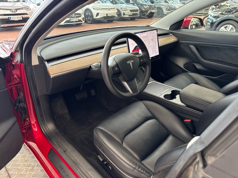 Tesla Model 3 vaihtoauto