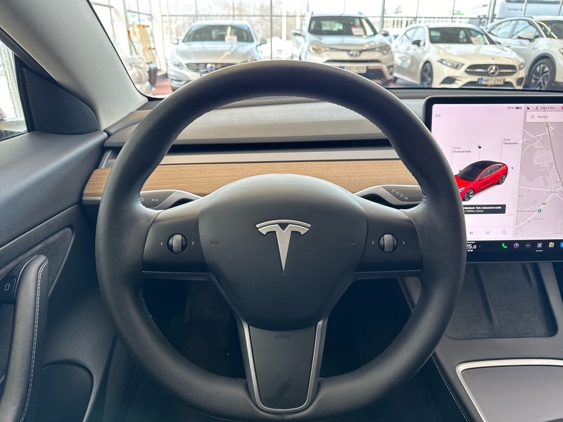 Tesla Model 3 vaihtoauto