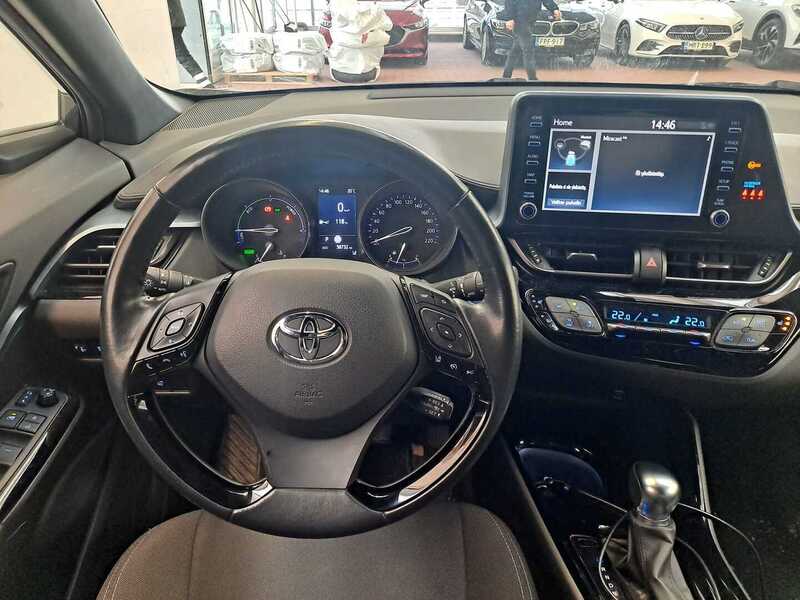 Toyota C-HR vaihtoauto