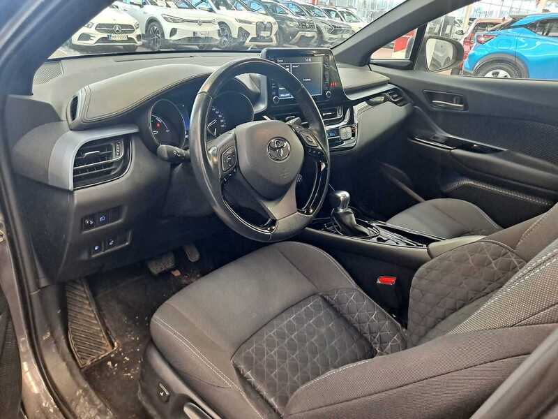 Toyota C-HR vaihtoauto