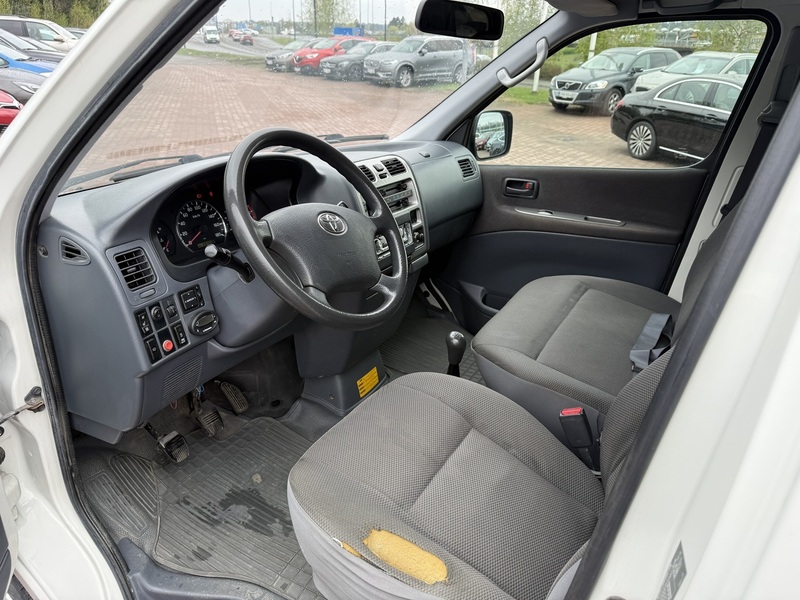 Toyota Hiace vaihtoauto