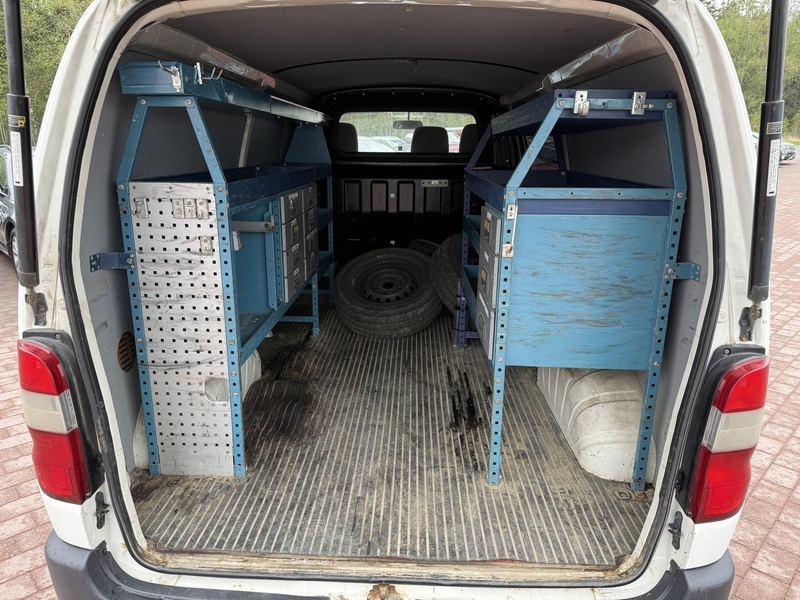 Toyota Hiace vaihtoauto