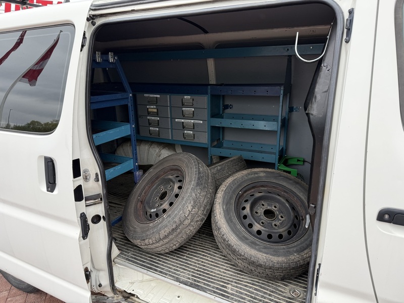Toyota Hiace vaihtoauto