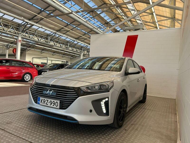 Hyundai IONIQ hybrid vaihtoauto