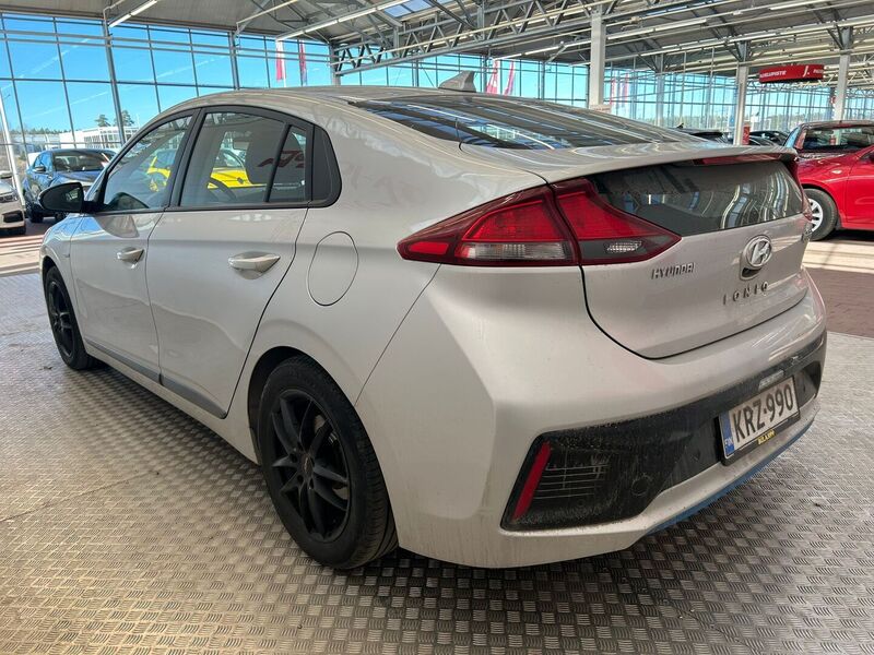 Hyundai IONIQ hybrid vaihtoauto