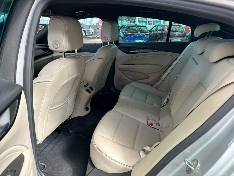 Opel Insignia vaihtoauto