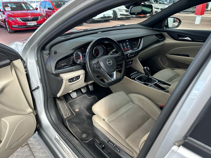 Opel Insignia vaihtoauto