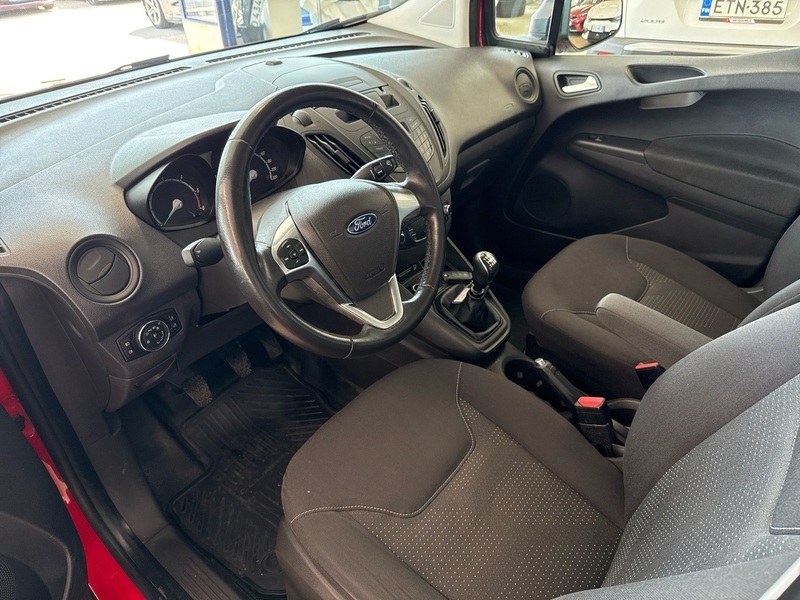 Ford Transit Courier vaihtoauto