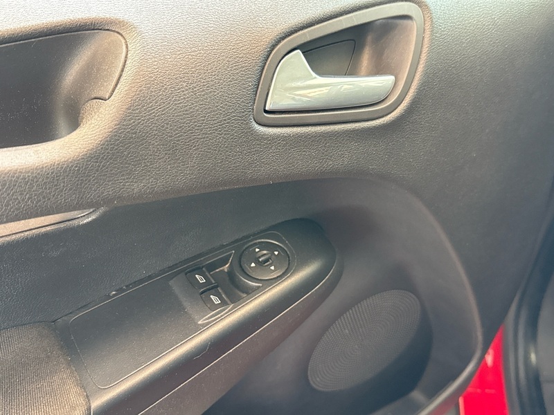 Ford Transit Courier vaihtoauto