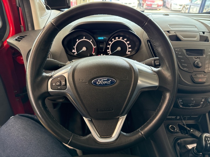 Ford Transit Courier vaihtoauto