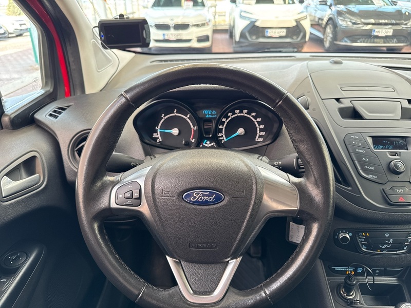 Ford Transit Courier vaihtoauto