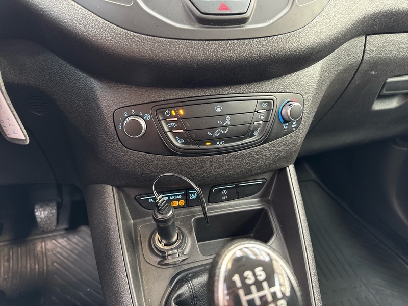 Ford Transit Courier vaihtoauto