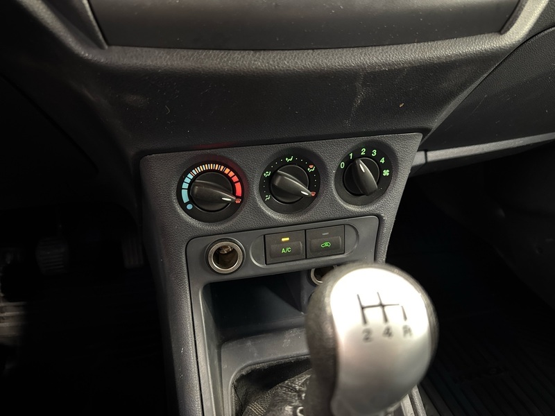 Ford Transit Connect vaihtoauto