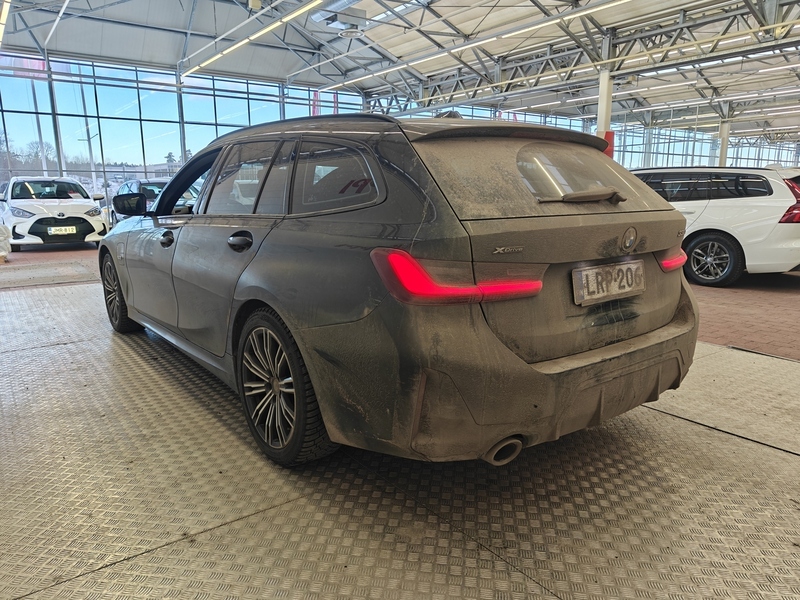 BMW 330 vaihtoauto