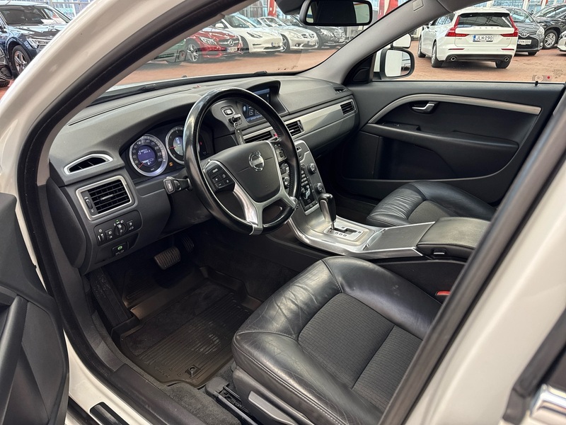 Volvo V70 vaihtoauto