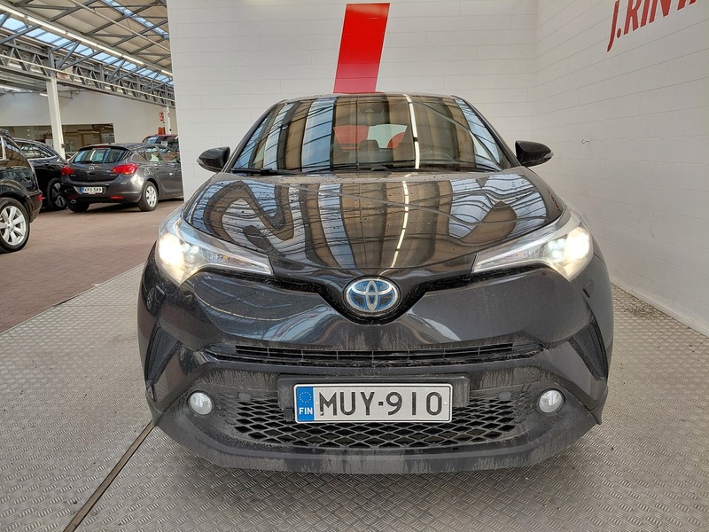 Toyota C-HR vaihtoauto