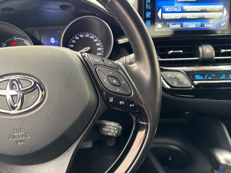 Toyota C-HR vaihtoauto