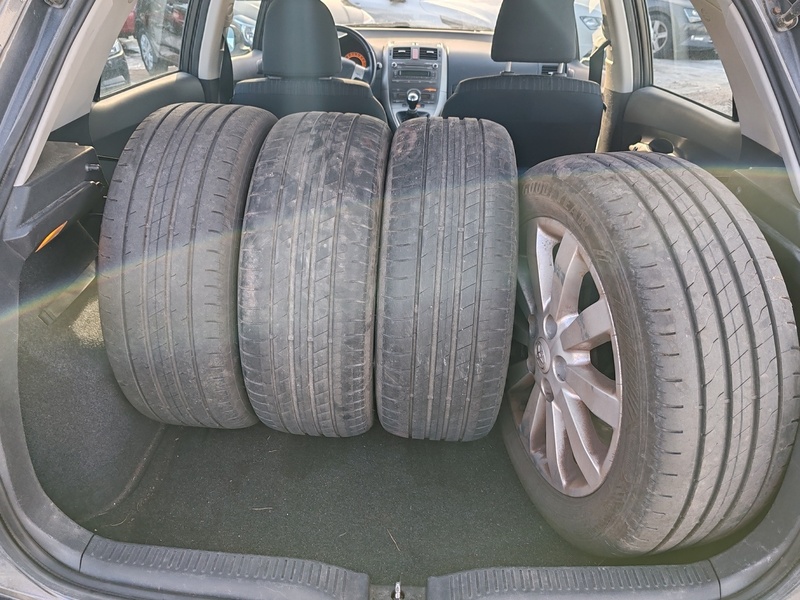 Toyota Auris vaihtoauto