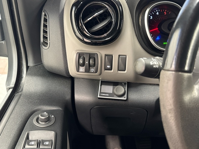 Nissan NV300 vaihtoauto