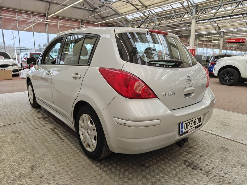 Nissan Tiida vaihtoauto