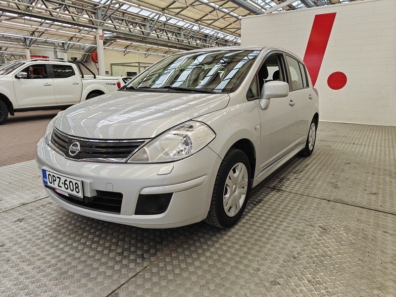 Nissan Tiida vaihtoauto