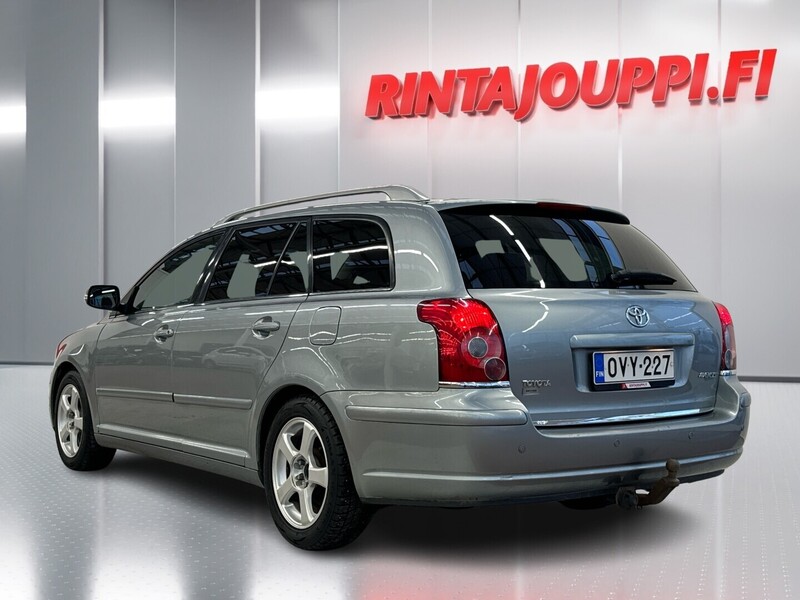 Toyota Avensis vaihtoauto