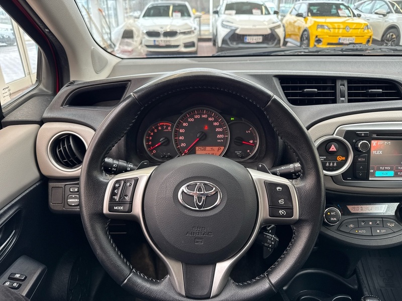 Toyota Yaris vaihtoauto