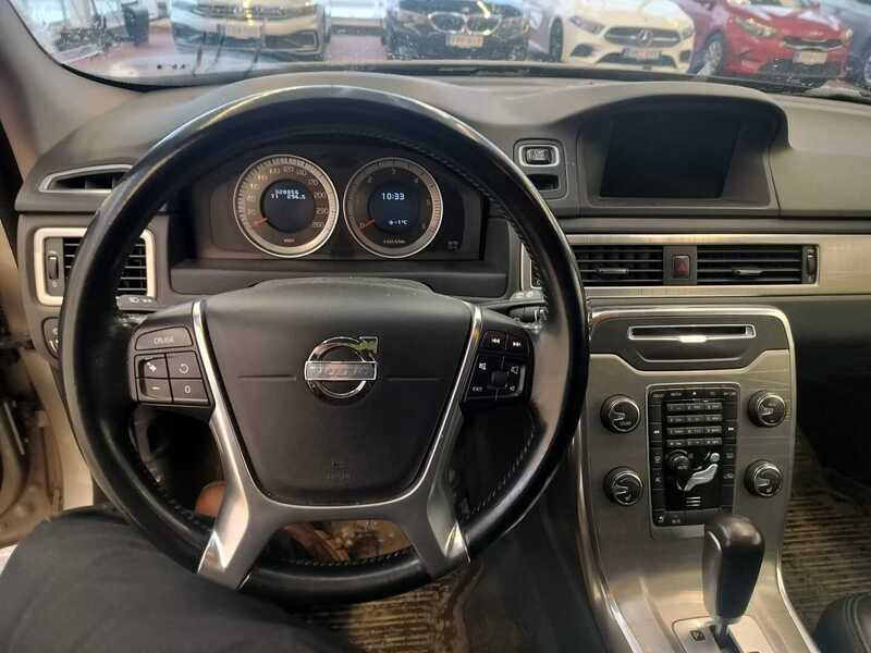 Volvo V70 vaihtoauto