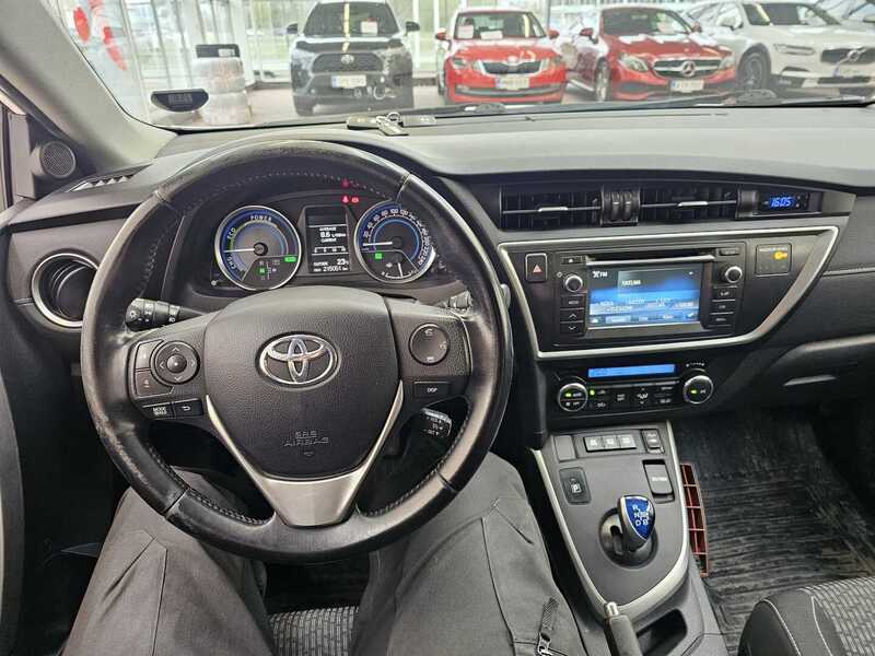 Toyota Auris vaihtoauto
