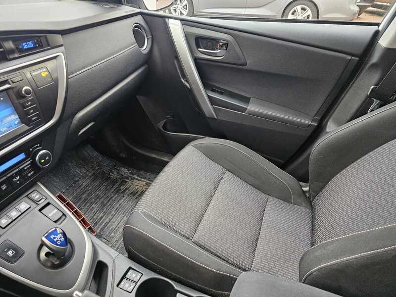 Toyota Auris vaihtoauto
