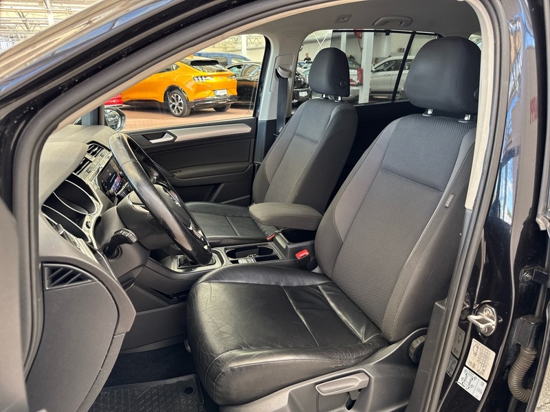 Volkswagen Touran vaihtoauto