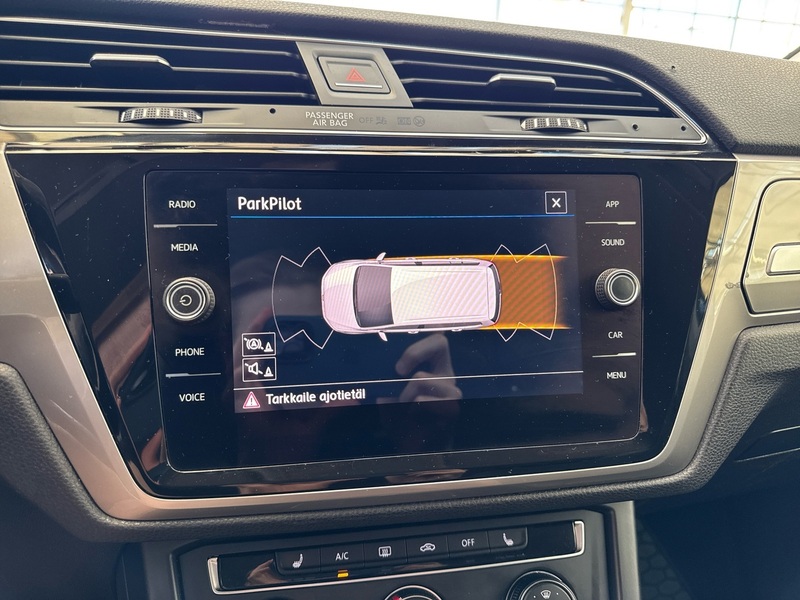 Volkswagen Touran vaihtoauto