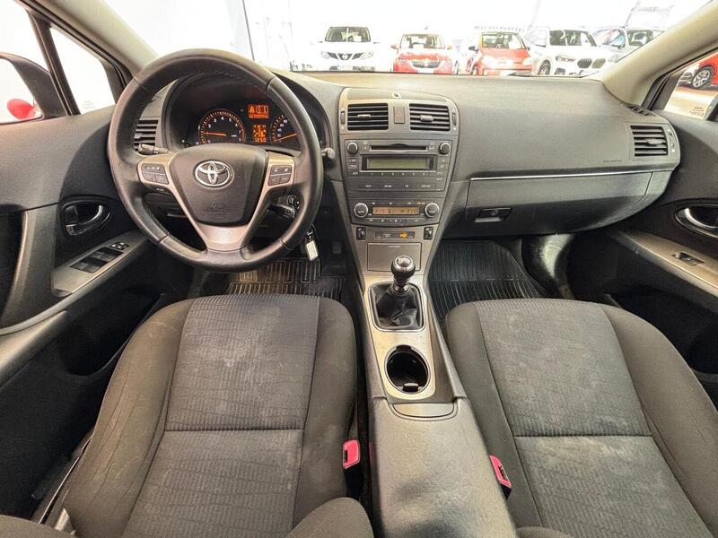 Toyota Avensis vaihtoauto